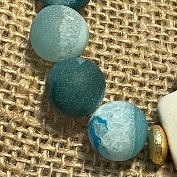 artisan stretch bracelet turquise howlite glass - Picture 5 of 8